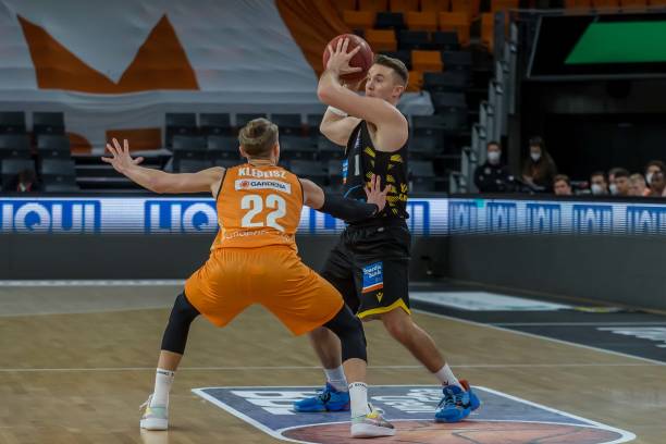 球队中的外 球队中的外