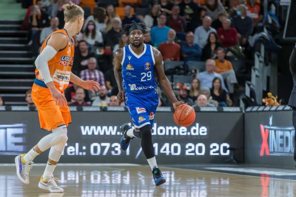 对联盟顶尖 对联盟顶尖